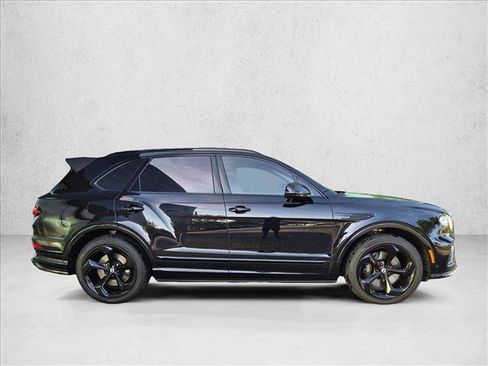 Used 2023 Bentley Bentayga AWD/4WD image 4