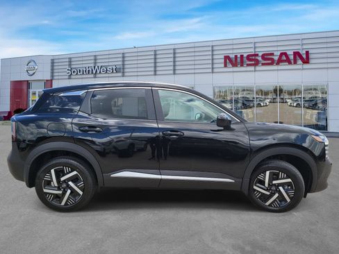 New 2026 Nissan Kicks SV FWD image 4
