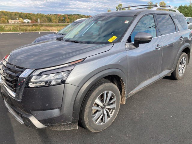 Used 2025 Nissan Pathfinder SL AWD/4WD image 1