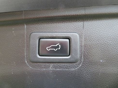 Used 2018 Subaru Outback 2.5i Premium image 18