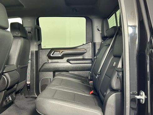 Used 2024 Chevrolet Silverado 1500 LT w/ Leather Package AWD/4WD image 15