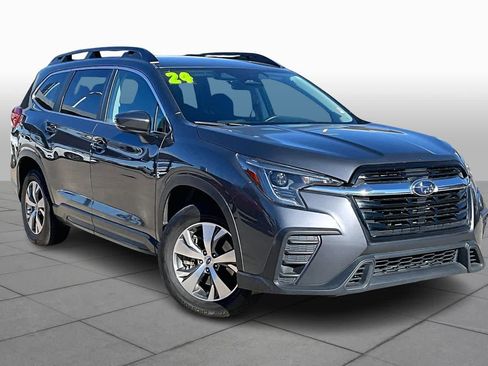 Used 2024 Subaru Ascent Premium w/ Convenience Package image 2