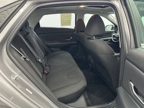 Used 2025 Hyundai Elantra SEL FWD image 15