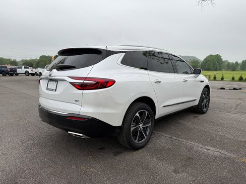 Used 2021 Buick Enclave Essence w/ Sport Touring Edition FWD image 3