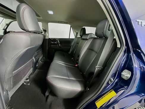 Used 2022 Toyota 4Runner TRD Off-Road Premium w/ Moonroof Package AWD/4WD image 25