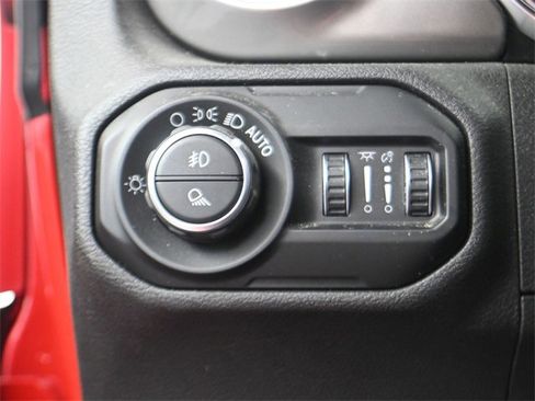 Used 2020 Jeep Gladiator Overland w/ Safety Group image 12