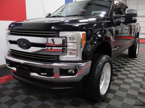 Used 2017 Ford F250 King Ranch w/ King Ranch Ultimate Package AWD/4WD image 4