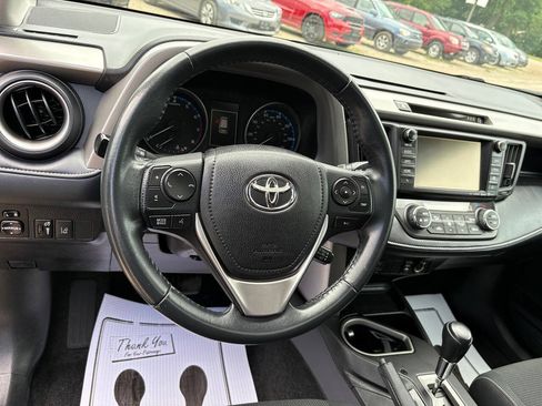 Used 2018 Toyota RAV4 XLE AWD/4WD image 5