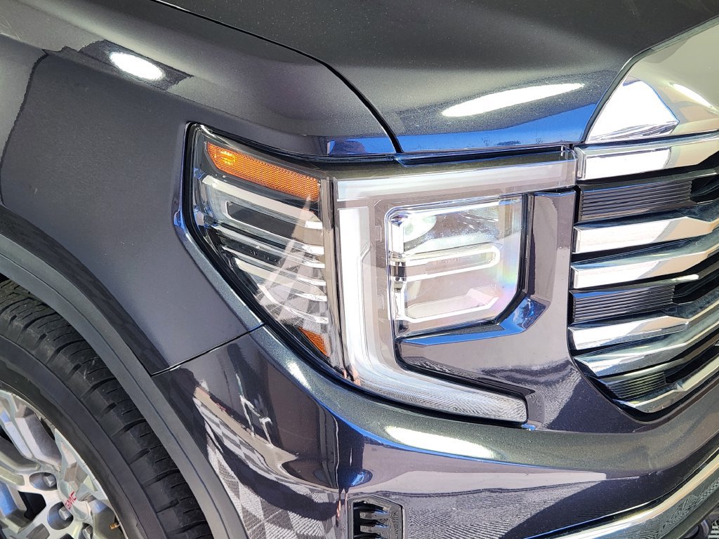 Used 2025 GMC Sierra 1500 SLT AWD/4WD image 10