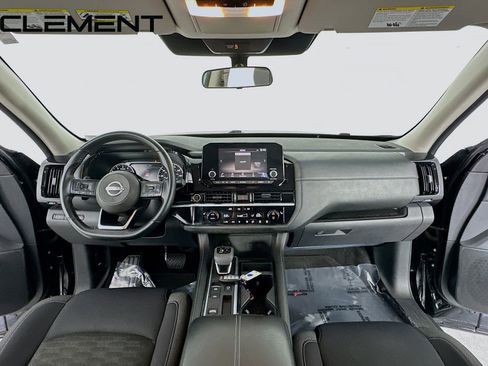 Used 2022 Nissan Pathfinder SV FWD image 12