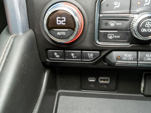 Used 2022 GMC Yukon XL SLT image 21