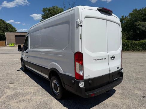 Used 2019 Ford Transit 250 148 Medium Roof RWD image 5