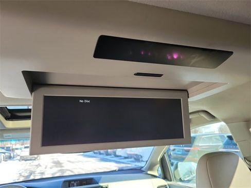 Used 2014 Toyota Sienna XLE image 27