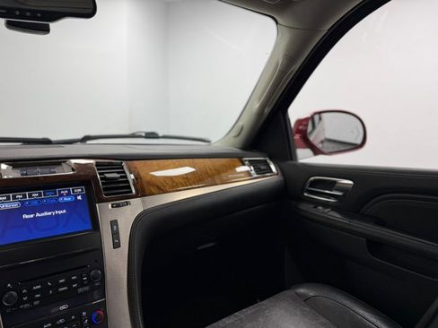 Used 2013 Cadillac Escalade Platinum image 63