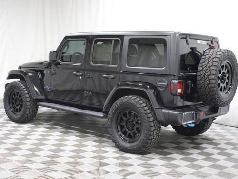 Used 2024 Jeep Wrangler Unlimited image 31
