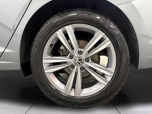 Used 2024 Volkswagen Jetta SE FWD image 31