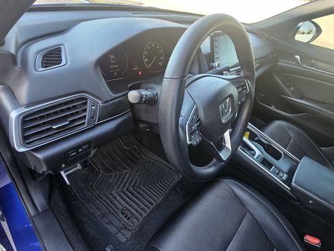 Used 2018 Honda Accord Sport image 10