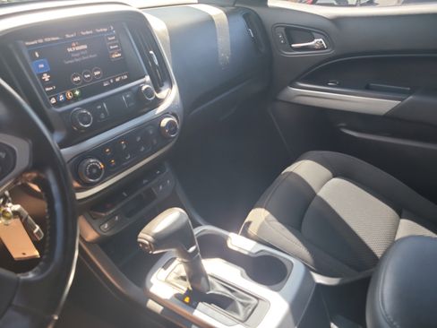 Used 2020 Chevrolet Colorado LT w/ LT Convenience Package image 22