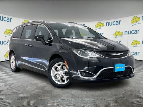 Used 2020 Chrysler Pacifica Touring-L image 1