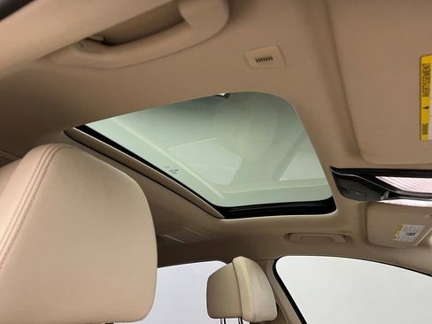 Used 2022 BMW 740i image 14