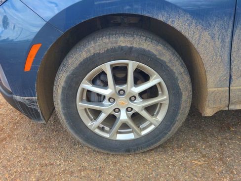 Used 2024 Chevrolet Equinox LT w/ LPO, Floor Liner Package FWD image 15