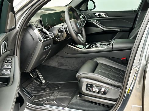 New 2026 BMW X5 xDrive50e w/ M Sport Package image 10