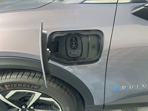 New 2026 Chevrolet Equinox EV LT image 9