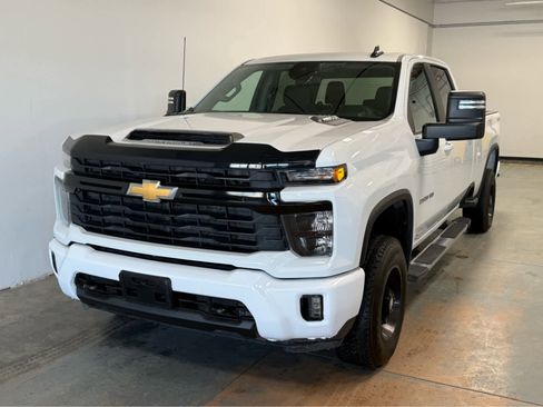 Used 2025 Chevrolet Silverado 2500 LT w/ Convenience Package image 1