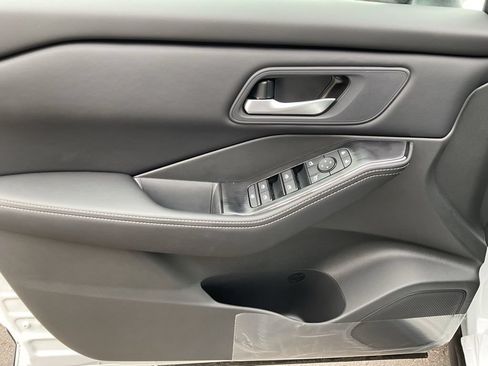 New 2026 Nissan Rogue SV w/ Cold Weather Package AWD/4WD image 11
