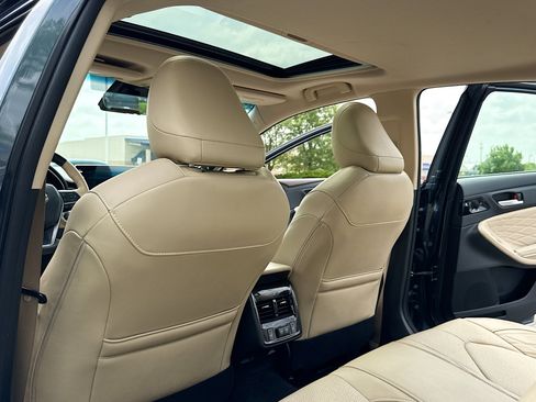 Used 2019 Toyota Avalon Limited w/ Advanced Safety Package FWD image 6