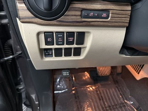 Used 2016 Nissan Titan SL AWD/4WD image 32