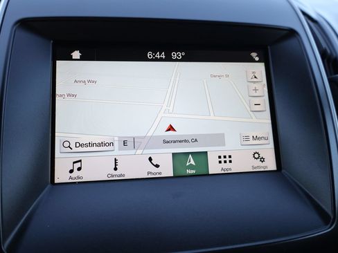 Used 2018 Ford Edge SEL FWD image 28