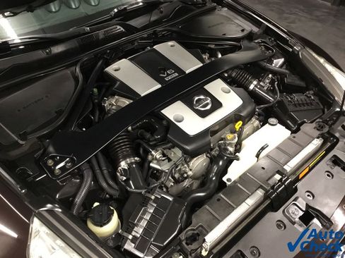 Used 2010 Nissan 370Z Touring w/ Sport Pkg image 40