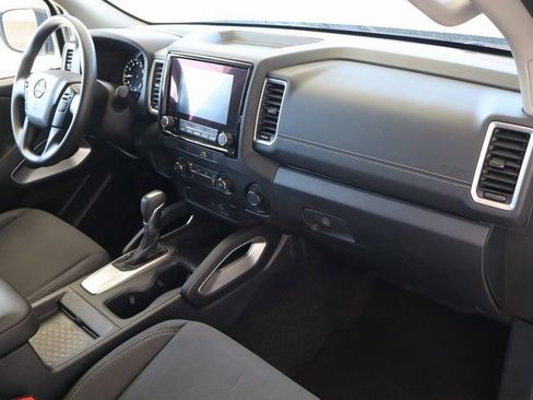 Used 2022 Nissan Frontier SV image 42