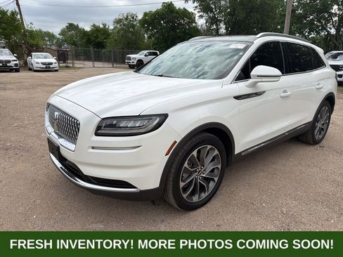 Used 2022 Lincoln Nautilus Reserve image 3