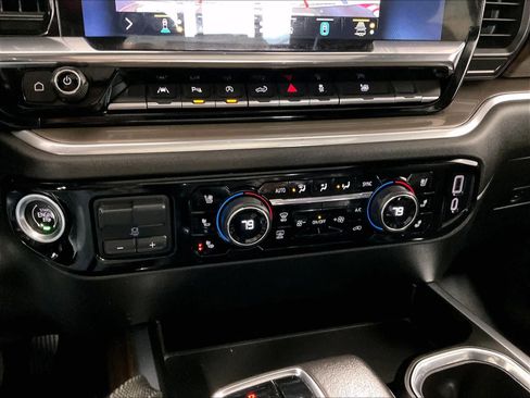 Used 2022 Chevrolet Silverado 1500 High Country image 26