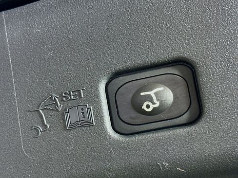 Used 2024 Lincoln Nautilus Premier image 29