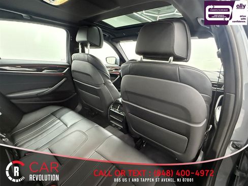 Used 2018 BMW 530e xDrive w/ M Sport Package 2 AWD/4WD image 39