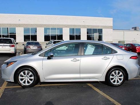 Used 2024 Toyota Corolla LE FWD image 7