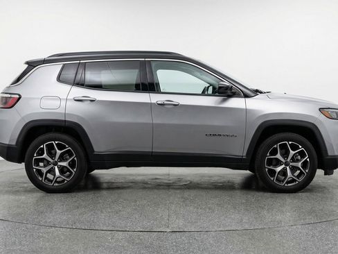 Used 2025 Jeep Compass Limited AWD/4WD image 11