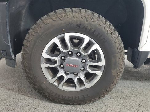 Used 2024 GMC Sierra 2500 AT4 w/ AT4 Premium Plus Package image 8