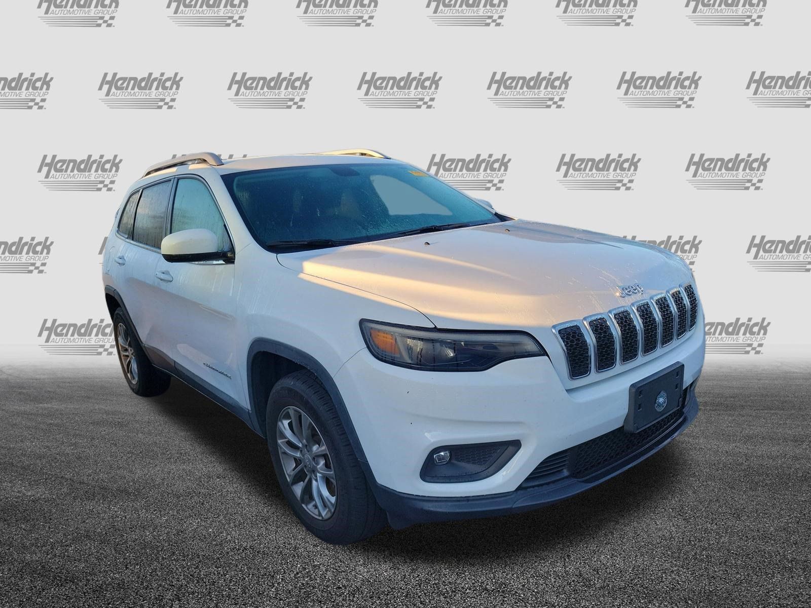 Used 2019 Jeep Cherokee Latitude Plus w/ Cold Weather Group AWD/4WD image 2