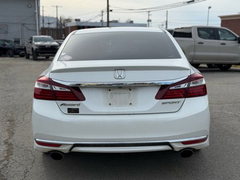 Used 2016 Honda Accord Sport image 5