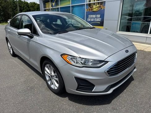 Used 2019 Ford Fusion SE FWD image 1