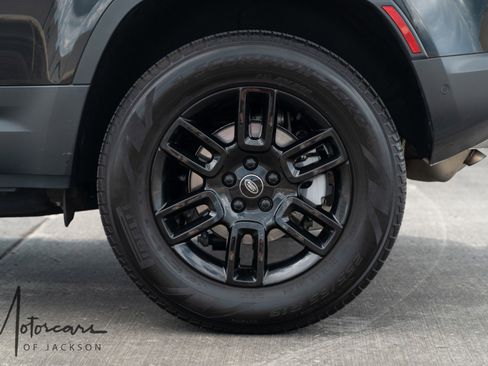 Used 2023 Land Rover Defender 110 S image 33