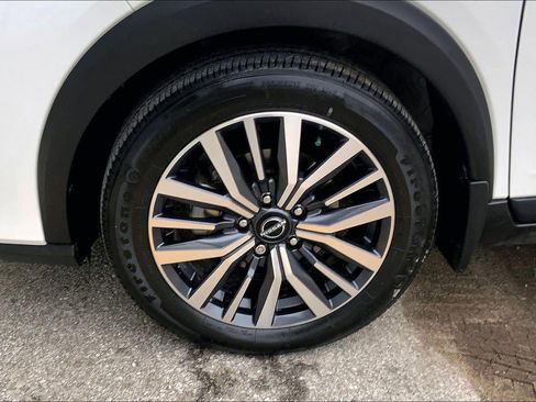 Used 2024 Nissan Kicks SV image 8