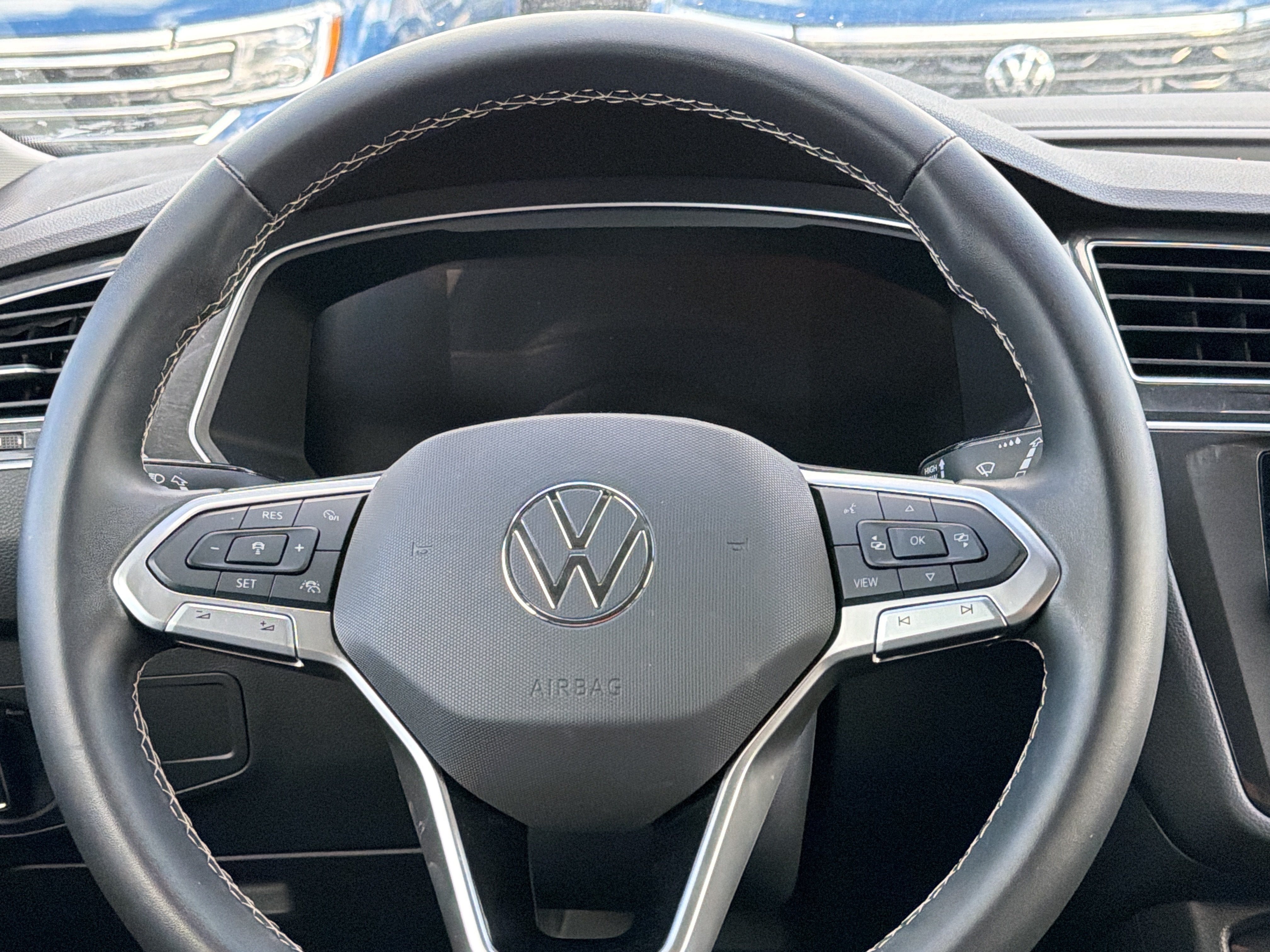 Used 2024 Volkswagen Tiguan SE AWD/4WD image 14