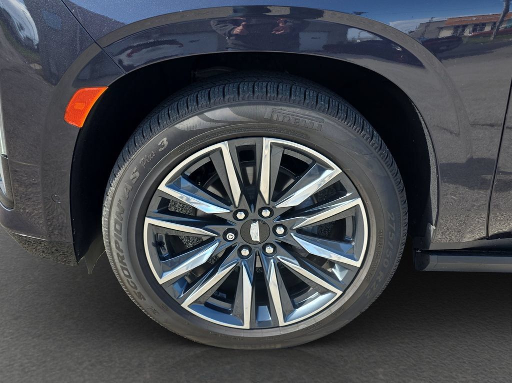 Used 2022 Cadillac Escalade Sport w/ Touring Package AWD/4WD image 4