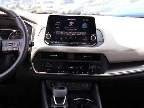 Used 2024 Nissan Rogue SV w/ SV Premium Package AWD/4WD image 26