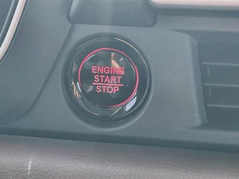 Used 2025 Honda Pilot Elite image 19